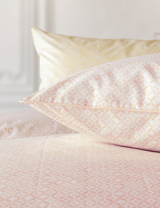 Alyssum King Size Duvet Cover and 2 Standard Pillowcases Set - Peach