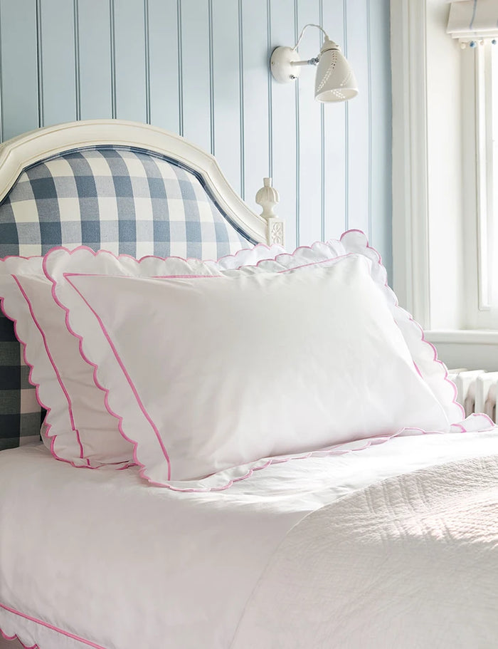 Pink Scalloped Single Duvet Cover & Oxford Pillowcase Set